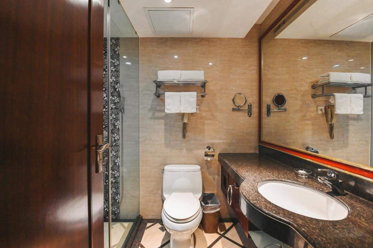 Royal Plaza Hotel Guangzhou Buitenkant foto