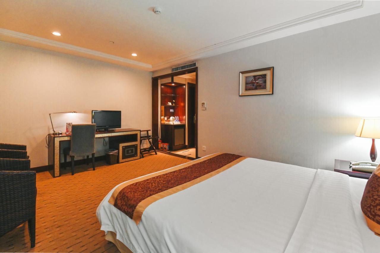 Royal Plaza Hotel Guangzhou Buitenkant foto