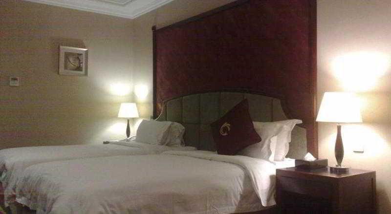Royal Plaza Hotel Guangzhou Buitenkant foto